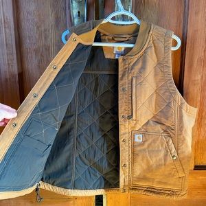 Carhartt woman’s relaxed fit vest with buttons